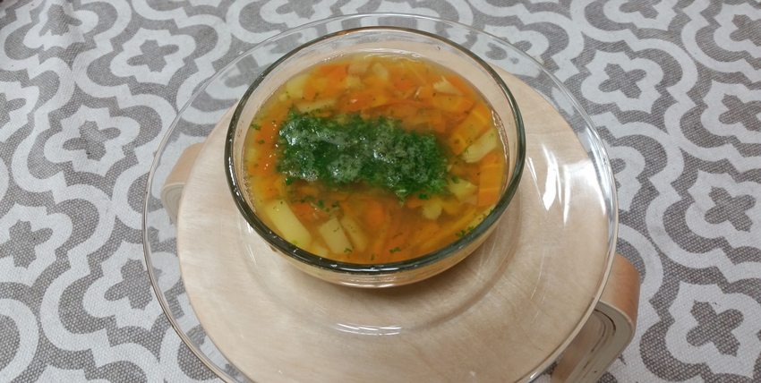 מרק אפונה וירקות